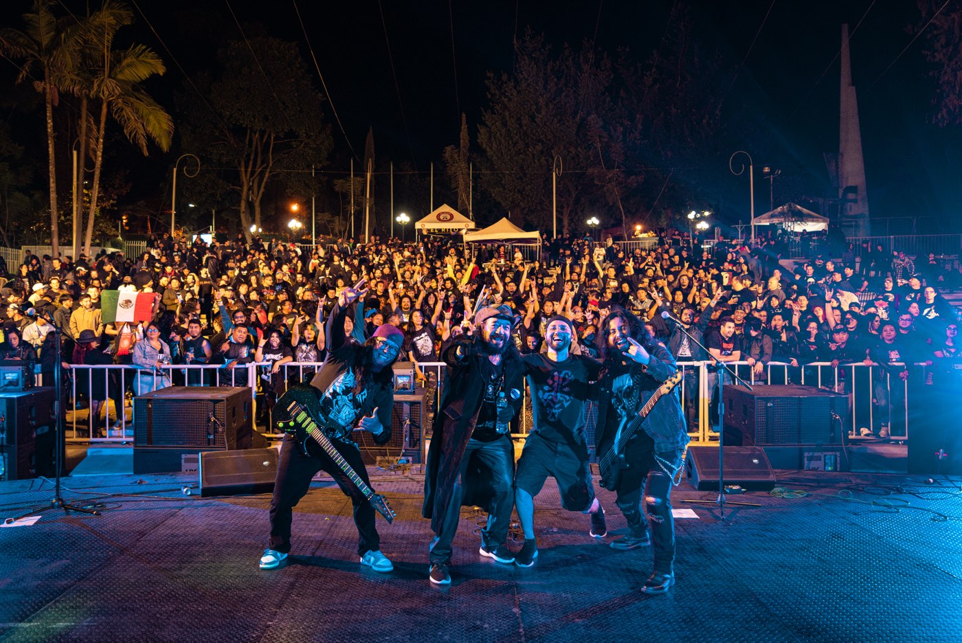 Guerreros del Metal frente al público